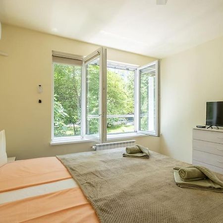 Top Location, Brand New 3 Bdrm Apt & Free Parking Sofia Exteriör bild